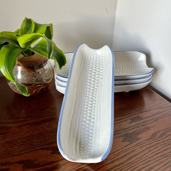 Pfaltzgraff Other - PFALTZGRAFF YORKTOWNE VINTAGE STONEWARE CORN COB TRAY SET OF 4